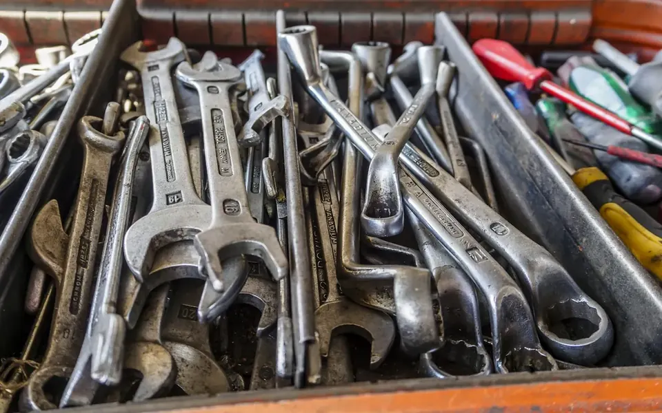Mechanic wrenches in a toolbox — independent BMW and brake help for Mission Viejo drivers
